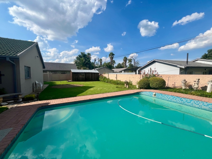 3 Bedroom Property for Sale in Flamwood North West